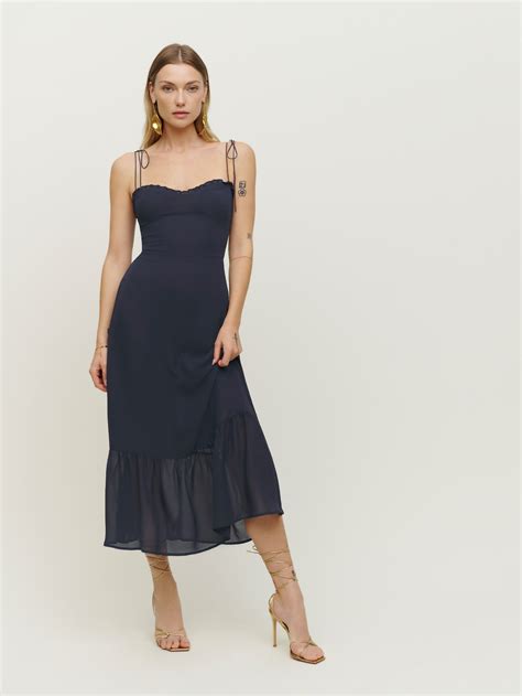 shoes for navy cocktail dress.